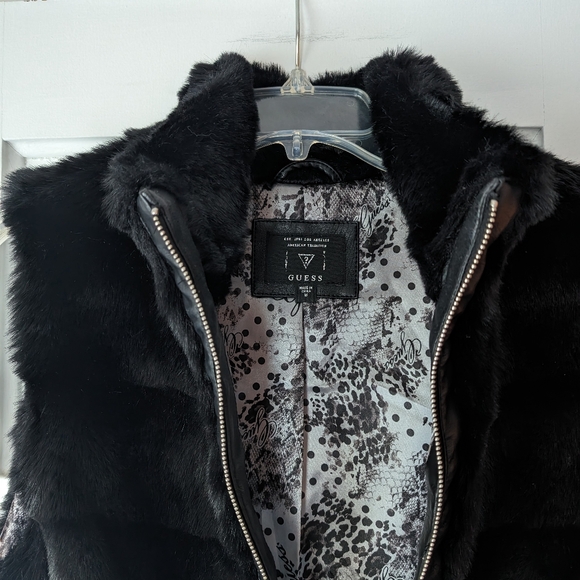 GUESS Faux Fur Black Zip Up Vest Size Medium Glam Punk Rock NYE - Picture 5 of 14